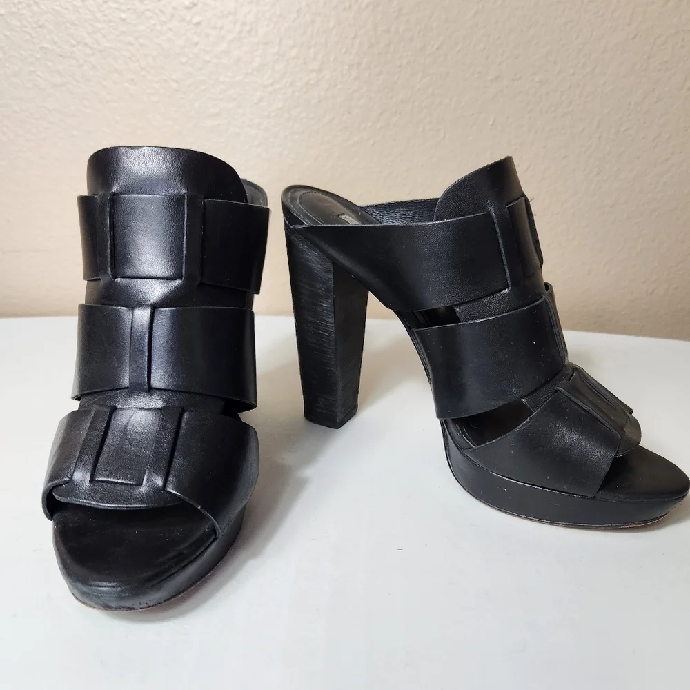 Vera Wang Lavender Black Leather Strappy Peep Toe Platform Block Heels-Size 8.5